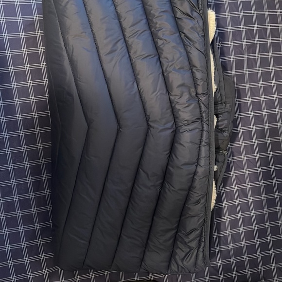 Hollister Light Puffer Jacket - Picture 4 of 4